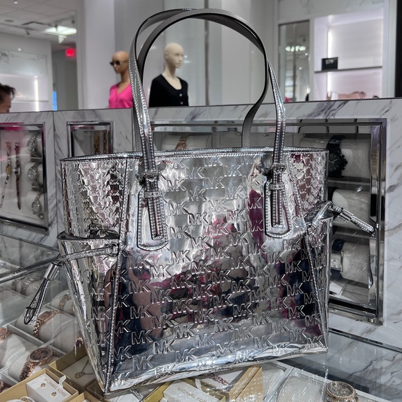 MICHAEL KORS Voyager Large Patent Logo Debossed Tote Bag NWT Silver - Picture 4 of 10